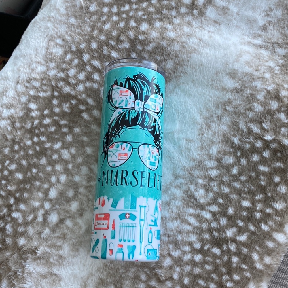 Nurse tumbler with straw